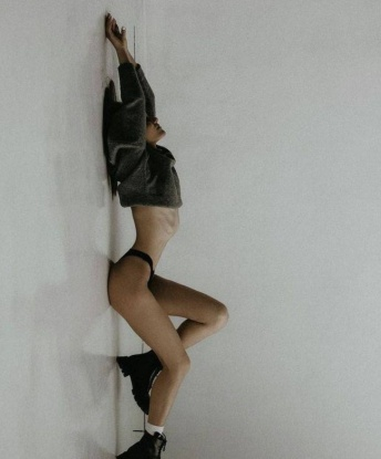 Дана, 22